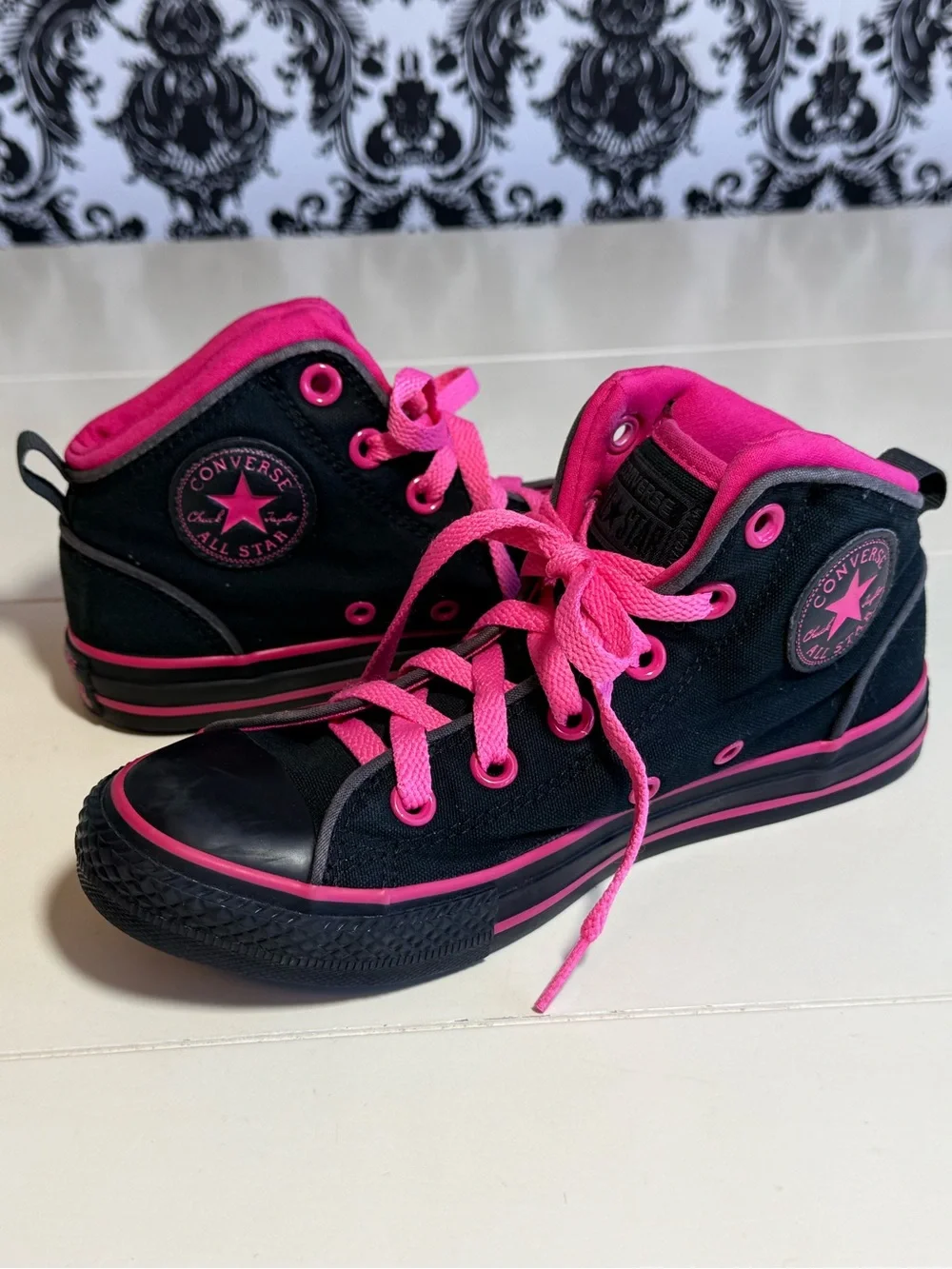 Converse Chuck Taylor All Star Static Mid Top sneakers Kids Size 3